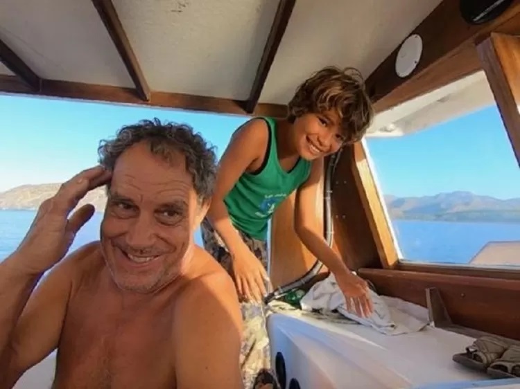 Pai e filho dados como 'desaparecidos no mar' aparecem, sem saber de nada