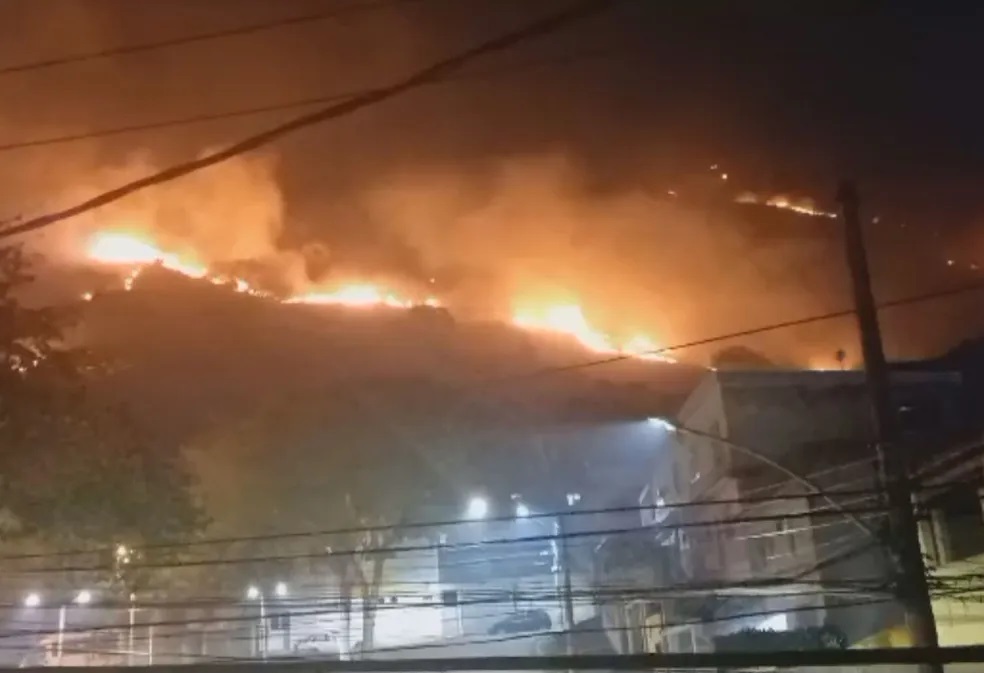 Incêndio atinge parque estadual no Rio de Janeiro