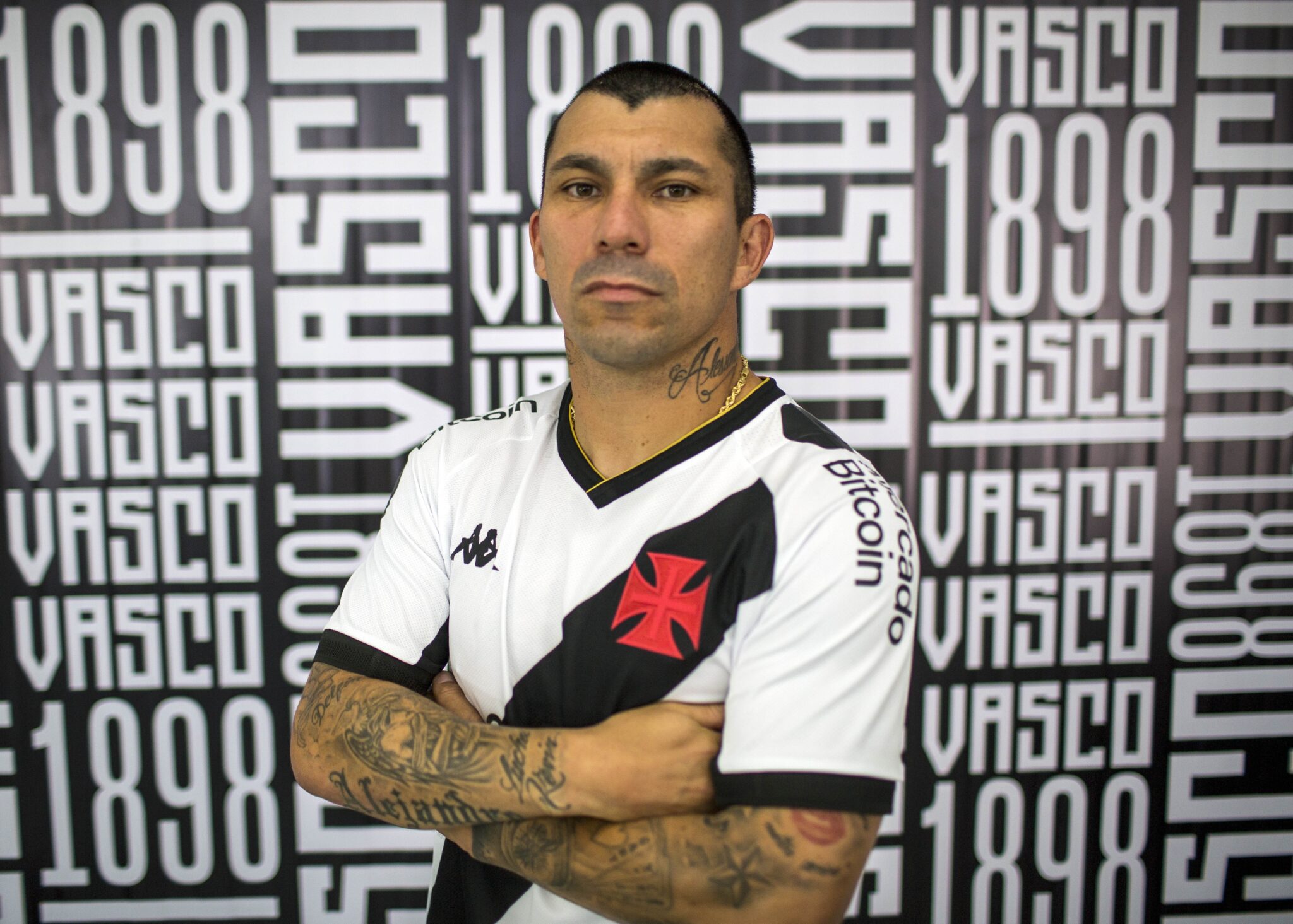 Vasco anuncia contratação de volante campeão pela Seleção Chilena