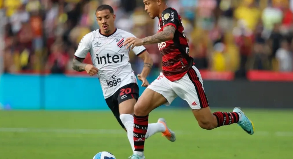 Athletico-PR x Flamengo, Botafogo na Sul-Americana; veja jogos de hoje e onde assistir