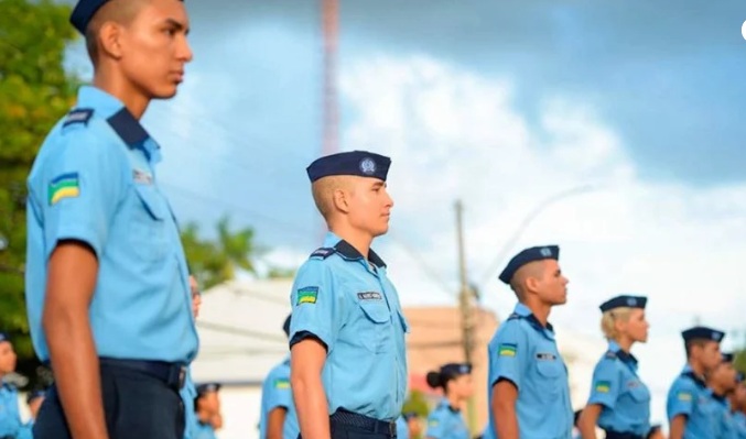 Escolas cívico-militares vão continuar em ao menos 19 UFs
