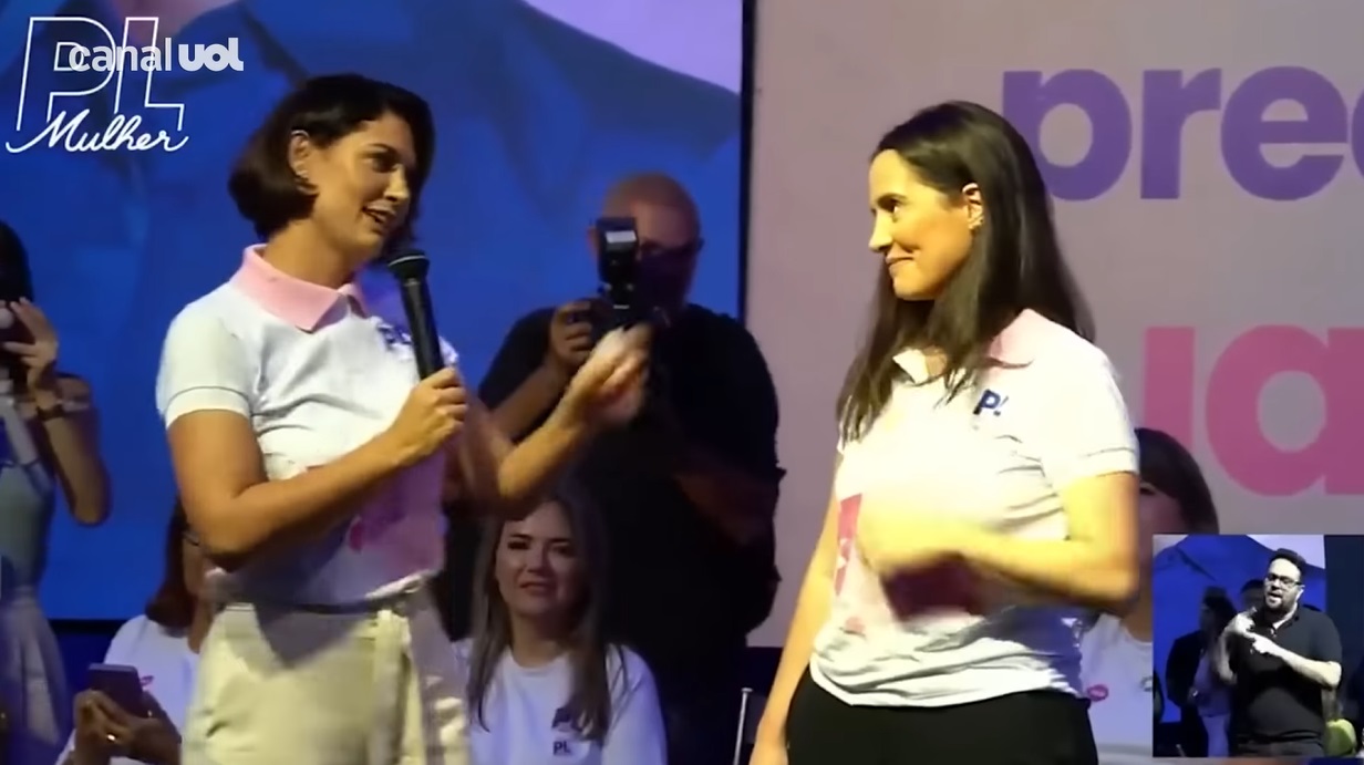 VÍDEO: Michelle Bolsonaro pede que deputada tire prótese ocular em evento na PB