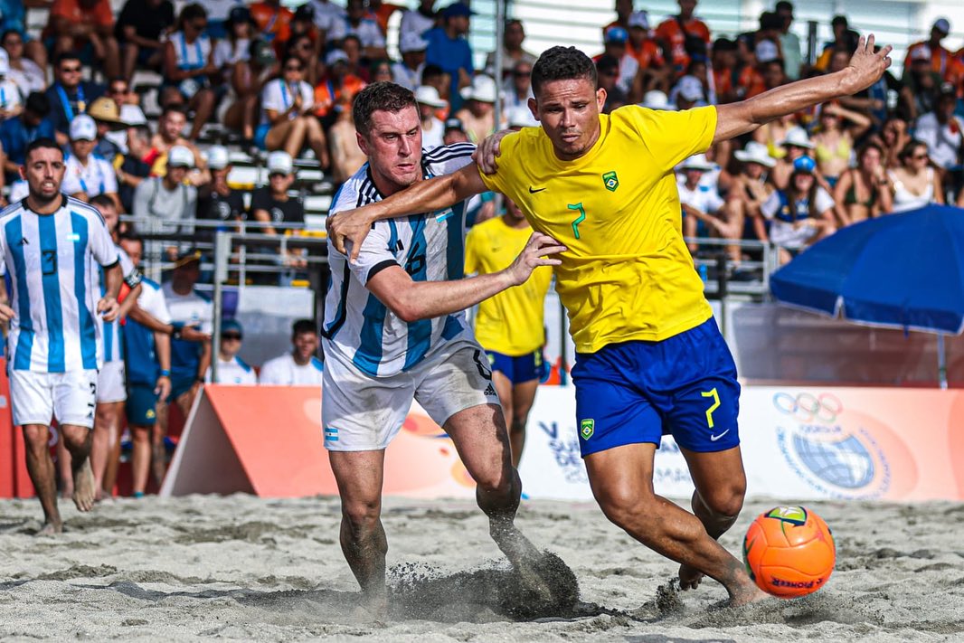 Com gols de Edson Hulk, Brasil vence Argentina na estreia dos jogos Sul-Americanos de Praia
