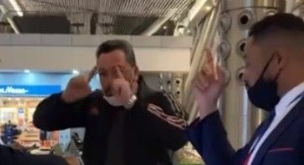 VÍDEO: Senador grita com funcionário de companhia aérea após perder voo