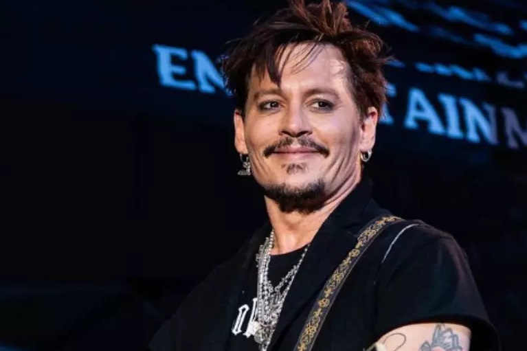 Ator Johnny Depp é encontrado inconsciente em quarto de hotel