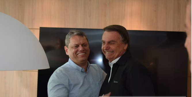 "Vou trair o Valdemar hoje, vou dormir com o Tarcísio", diz Bolsonaro