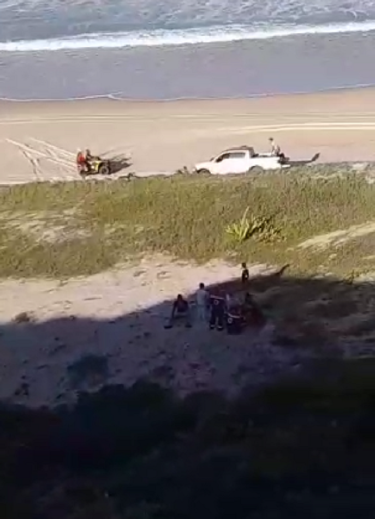 VÍDEO: Turistas perdem controle de quadriciclo e caem do chapadão da Praia de Pipa