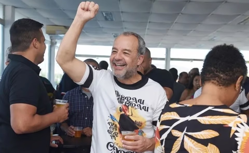 Vasco nega qualquer associação com escola de samba que homenageará Sérgio Cabral