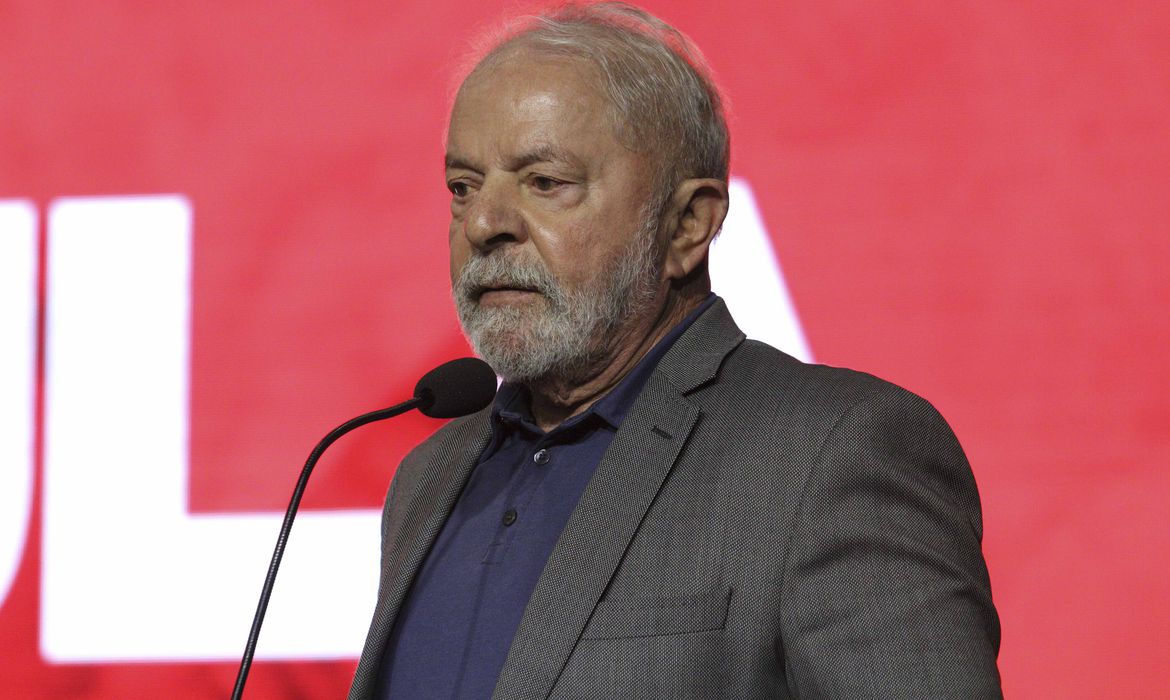 Lula cancela agenda para fazer nova infiltração no quadril