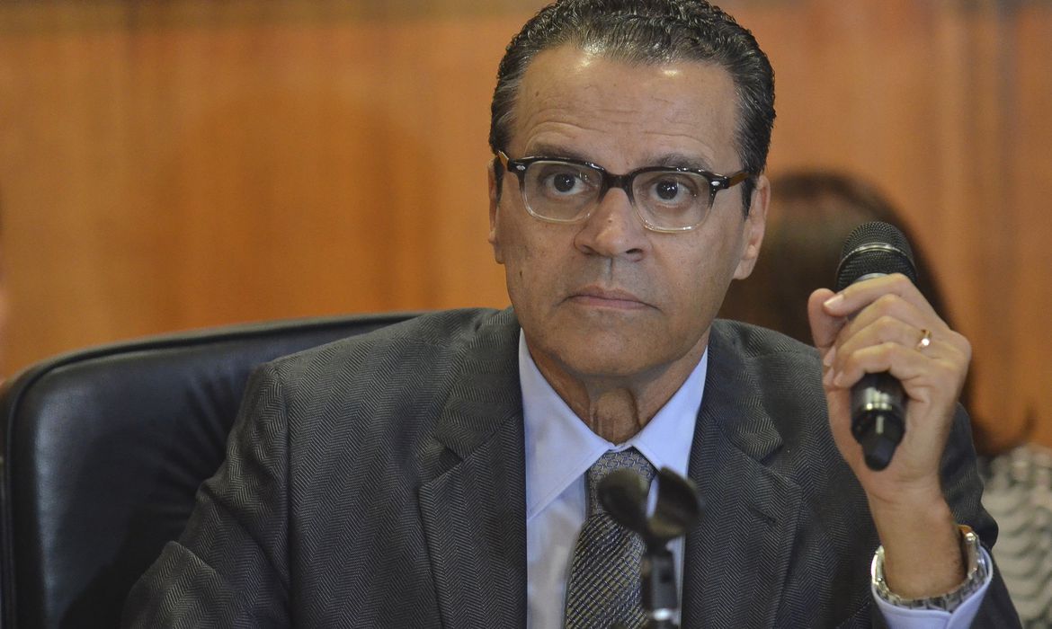 Henrique Alves diz que Jean Paul sofre processo de “fritura” no PT do RN