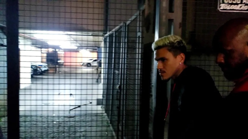 Pedro vai à delegacia e registra agressão de preparador do Flamengo