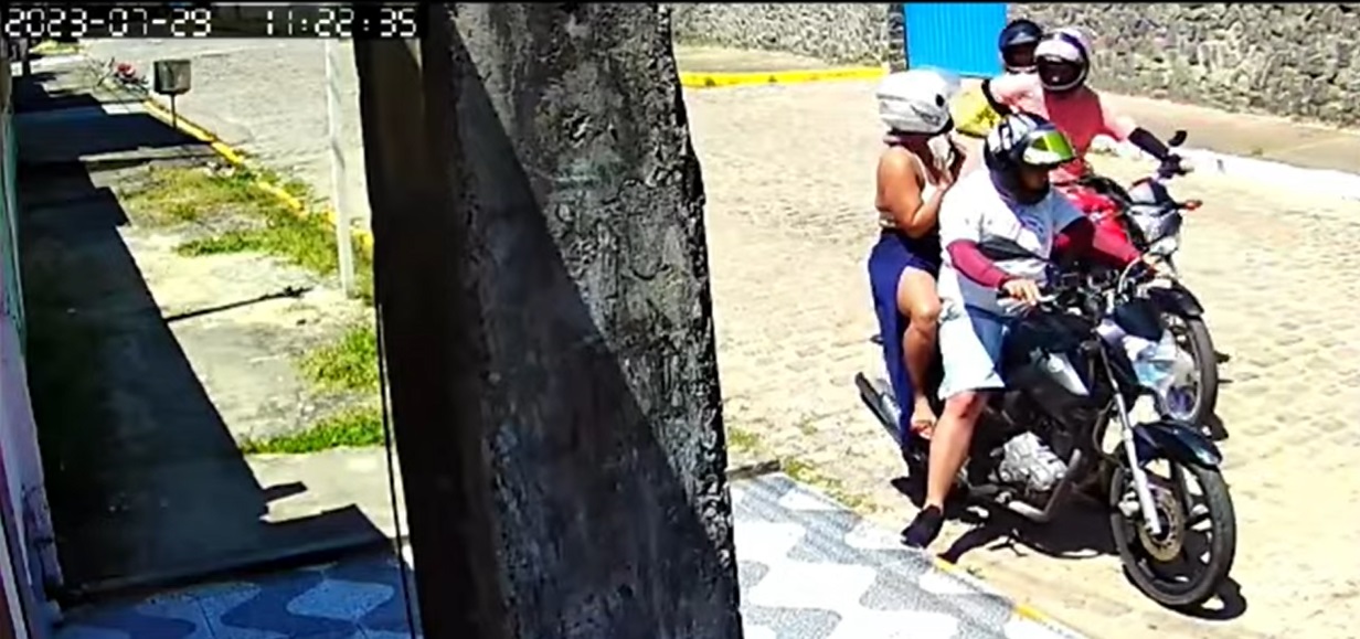 VÍDEO: Dupla assalta em frente a Secretaria de Segurança na Grande Natal