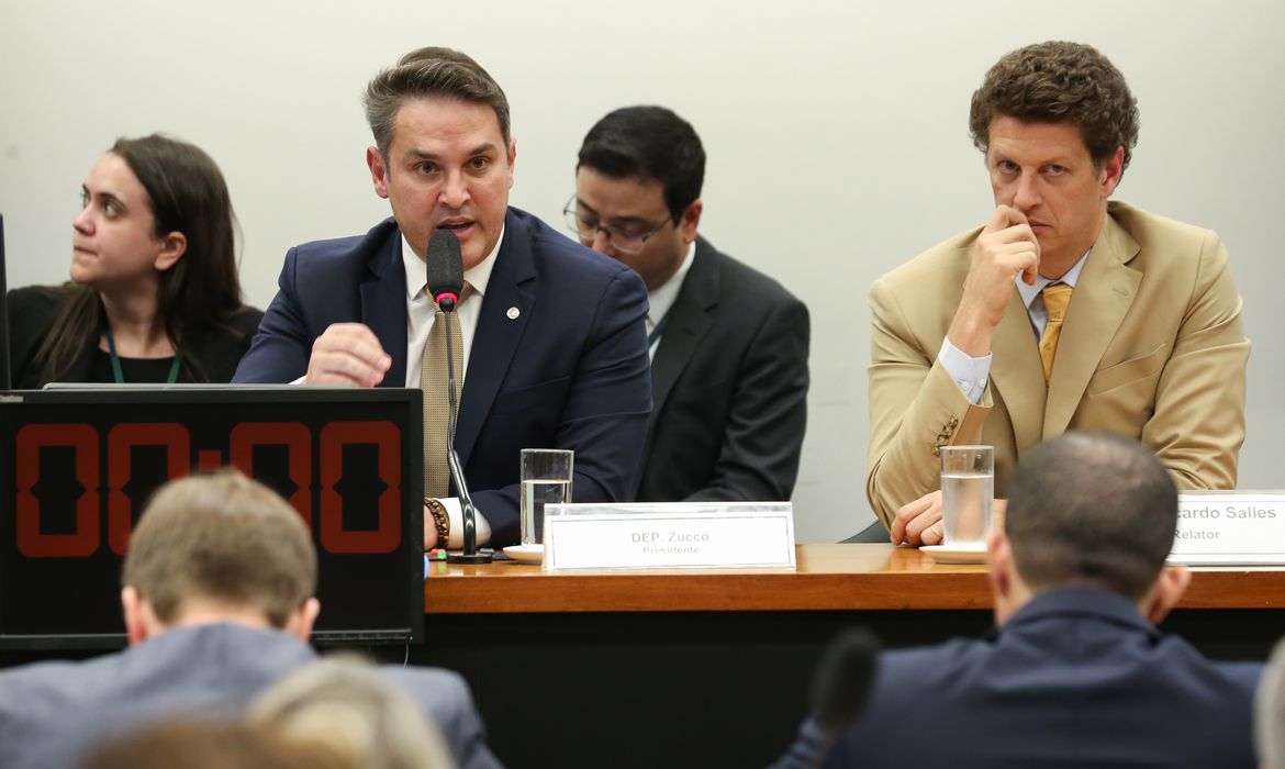 Gonçalves Dias põe Abin na berlinda e Zucco quer explicações de ex-diretor