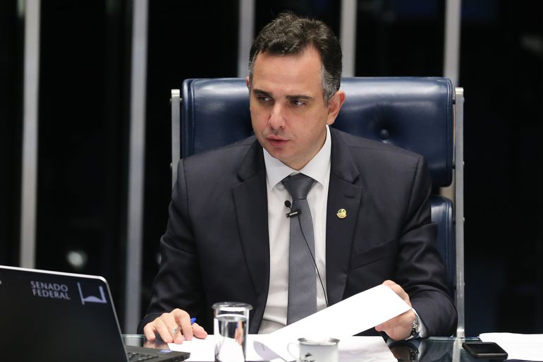 VÍDEO: Presidente do Senado acusa STF de invadir competência do legislativo ao descriminalizar porte de maconha