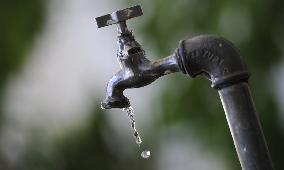 Ação de vândalos deixa cinco cidades do Agreste sem água