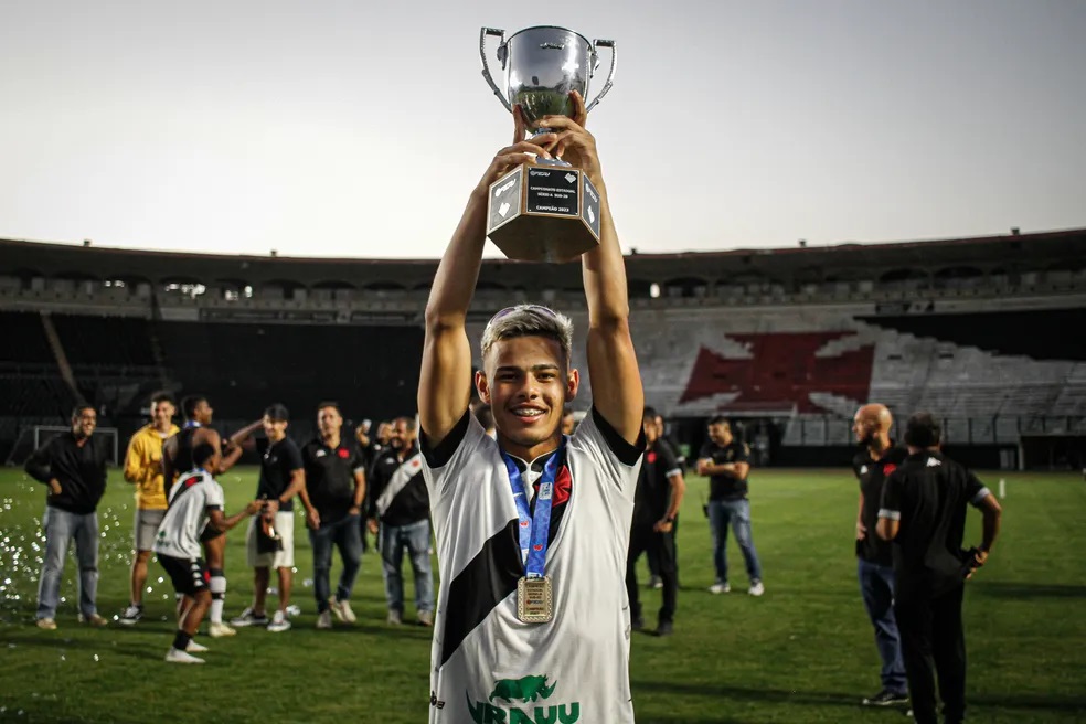 "Hoje conto sorrindo": dispensado no Flamengo, potiguar suou antes de se destacar na base do Vasco