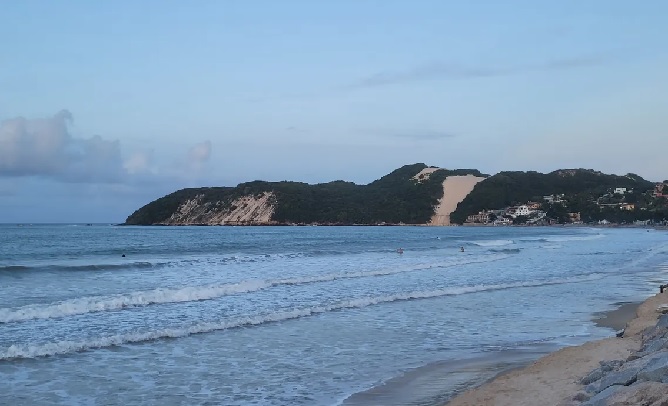 Cervejaria em Ponta Negra é notificada por poluição sonora e lançamento de água servida na rua