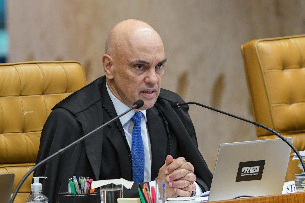 Moraes libera imagens do 8 de janeiro para CPMI