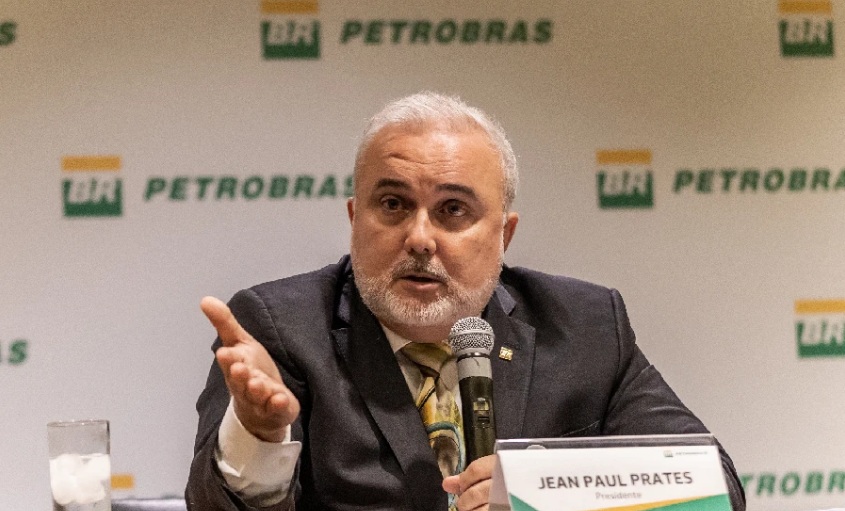 Presidente da Petrobras sofre pressão do Planalto e do mercado