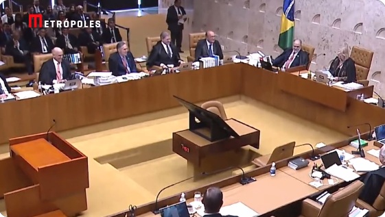 “Vai colocar esse pessoal no inquérito”, brinca Gilmar Mendes após Moraes perder eleição de vice-presidência do STF