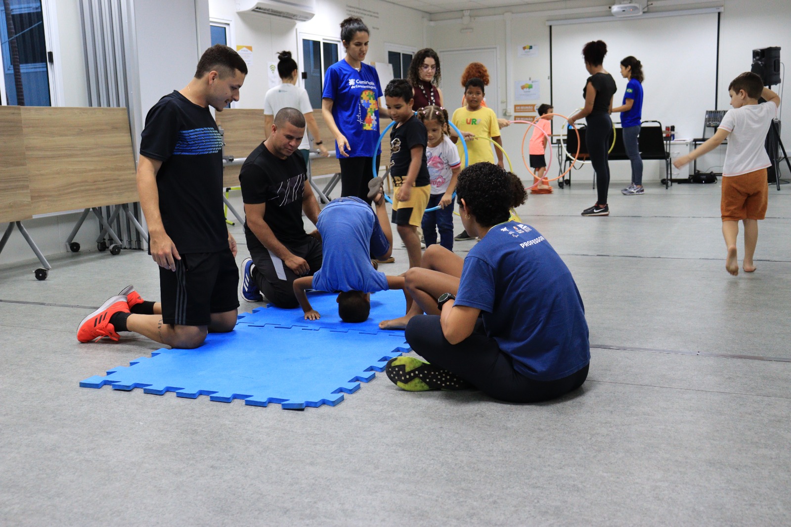 Projeto Esporte Adaptado exercita aptidões físicas e sociais de crianças com autismo