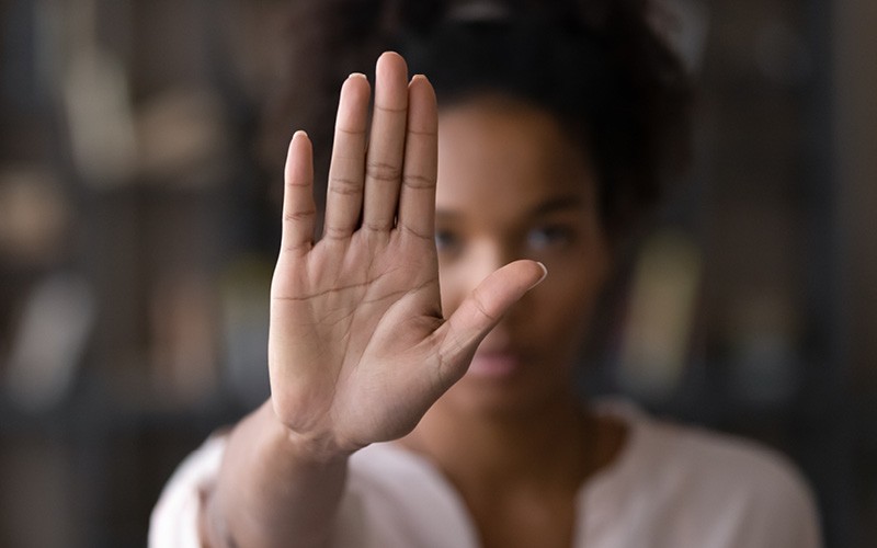 Programa Ser Mulher da LBV abre vagas para atendimento gratuito emocional a vítimas de violência doméstica no RN