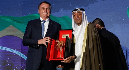 Cid explica que Bolsonaro não pegou esculturas douradas 'porque não valiam nada'; veja conversa