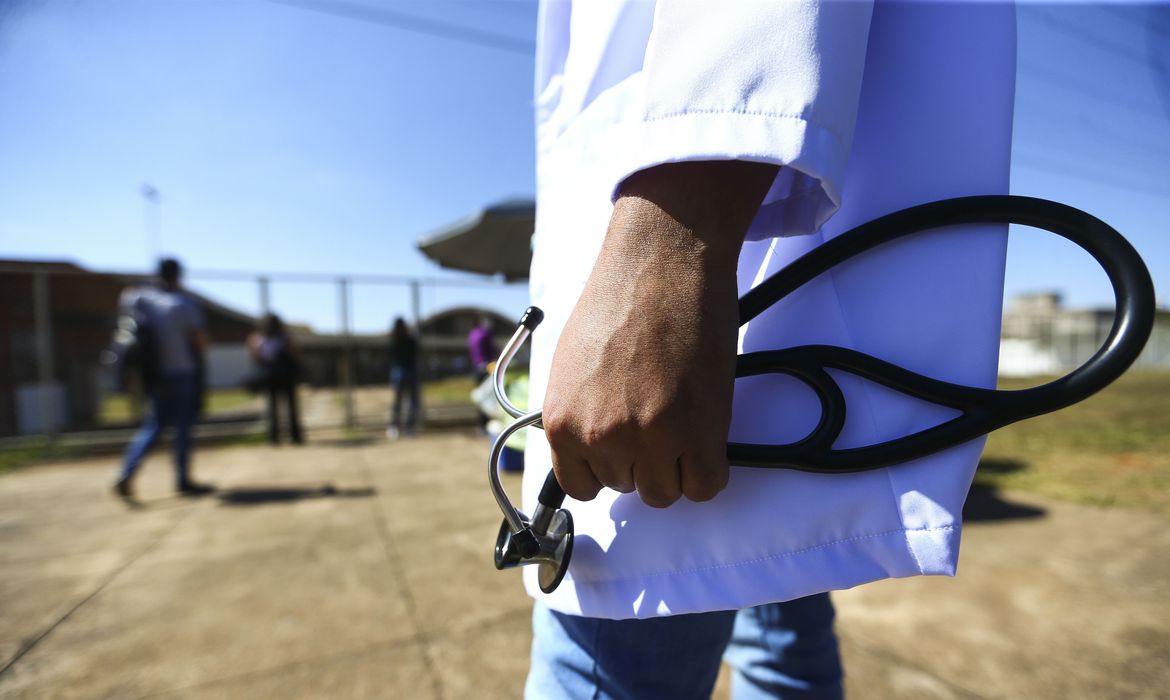 Aproximadamente 60% dos médicos preferem Chapa 1 nas eleições do Cremern; 70% tem imagem positiva do Conselho