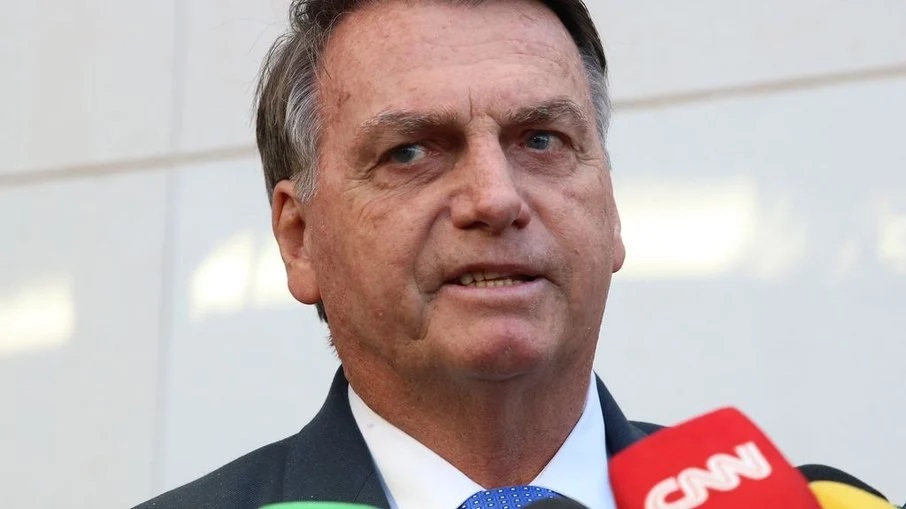 Defesa de Bolsonaro afirma que ele oferecerá sigilo bancário à Justiça