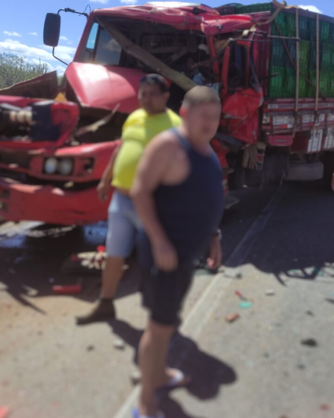 Colisão entre dois caminhões deixa vítima fatal na BR 304