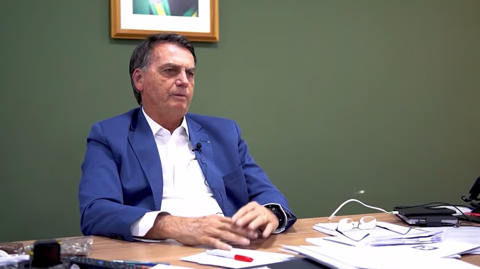 [VÍDEO] Bolsonaro, sobre prisão de Mauro Cid: “Objetivo é uma delação premiada”