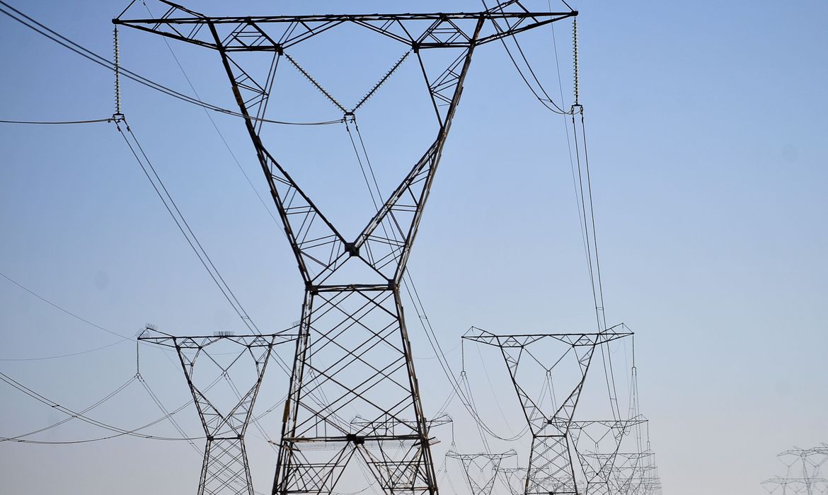 Ministério de Minas e Energia afirma que energia já foi retomada nas capitais e em 85% da região Nordeste