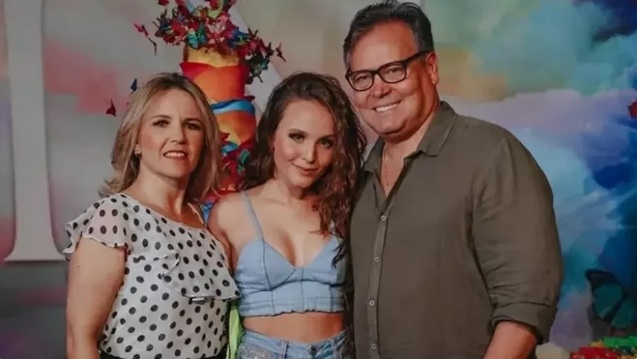 'Pais de Larissa Manoela fizeram transferências volumosas', dizem advogados