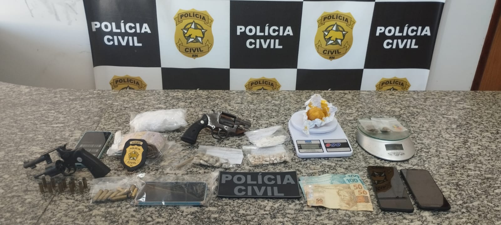 Polícia Civil deflagra operação para combater facção criminosa em Pau dos Ferros; três pessoas foram presas