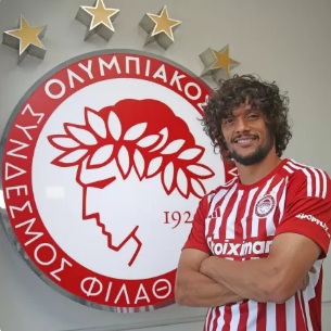 Sem oportunidades na Inglaterra, ex-Palmeiras é emprestado para o Olympiacos, da Grécia