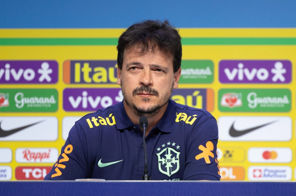 Fernando Diniz convoca a Seleção Brasileira pela primeira vez para as Eliminatórias