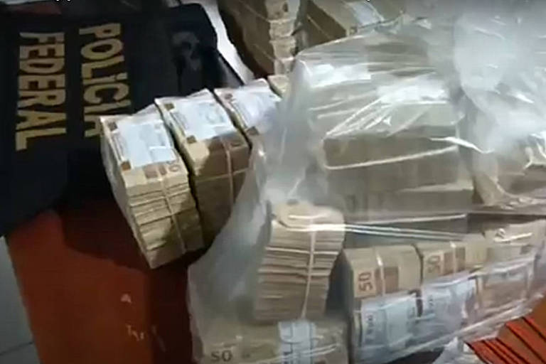 PF apreende R$ 3,2 milhões em sacos de lixo para possível propina
