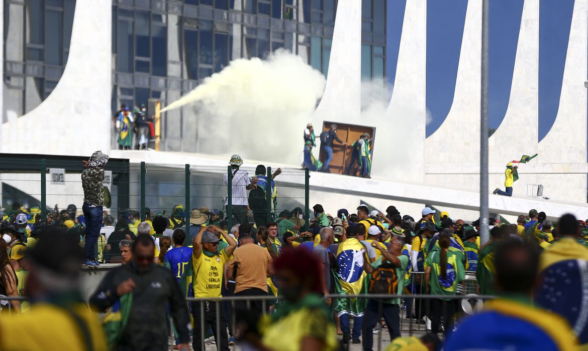 Quatro câmeras do Planalto foram desligadas após invasão