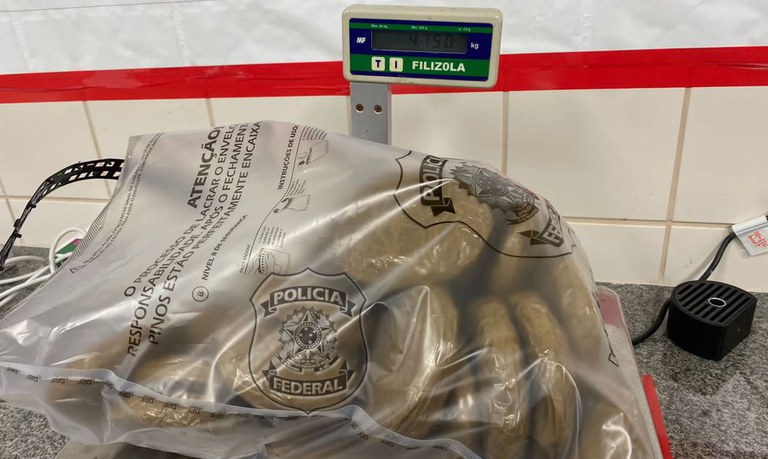 Sueco de 78 anos é preso em flagrante com quase 5 kg de cocaína em sutiãs no Aeroporto de São...