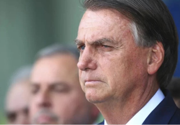 Bolsonaro fará duas cirurgias após passar por exames em hospital de SP