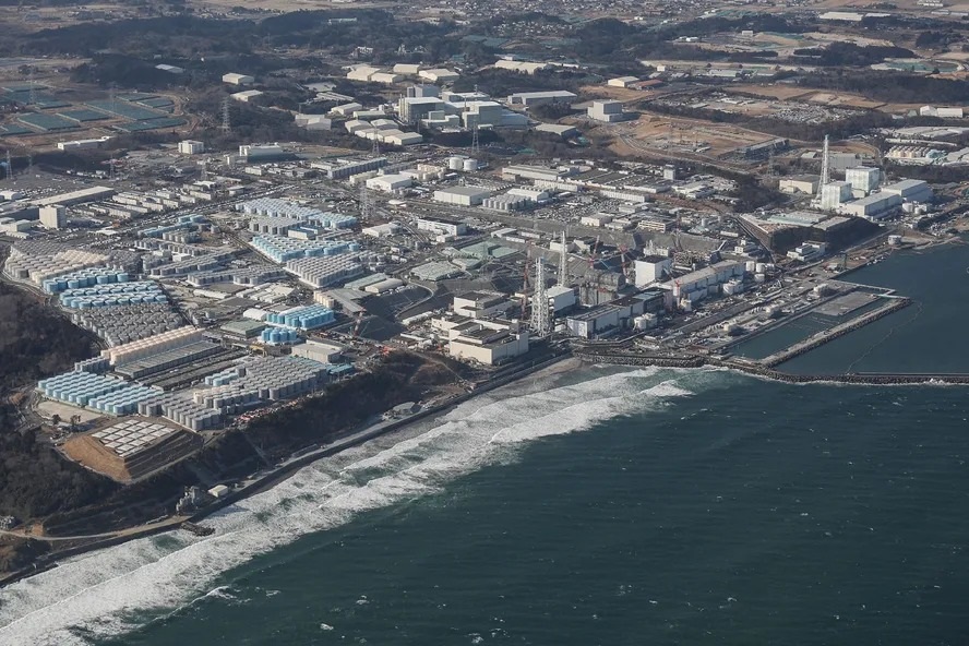 Japão inicia despejo de água radioativa de Fukushima no oceano; entenda