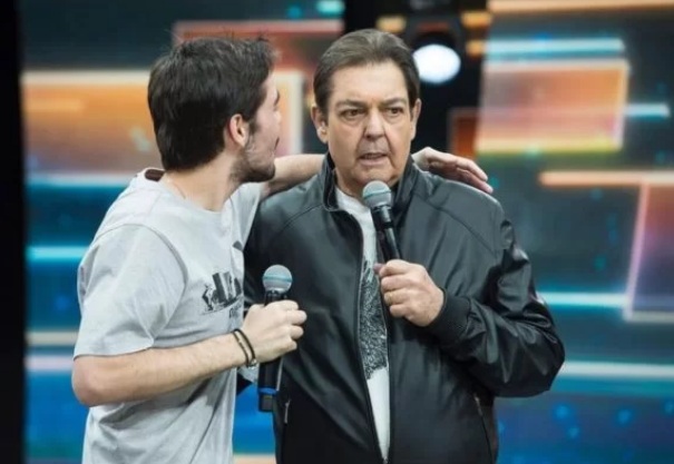 Filho atualiza estado de saúde de Faustão e diz: “Período complicado”