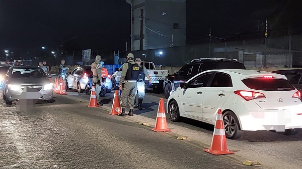 Quatro condutores são presos em flagrante por dirigirem sob efeito de álcool na Grande Natal