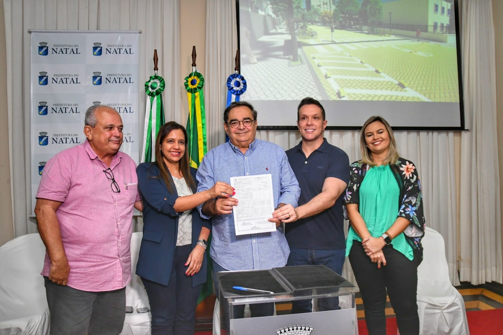 Álvaro Dias assina ordem de serviço das obras de requalificação viária do Largo do Atheneu