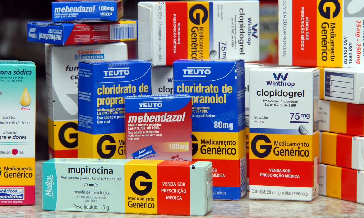Anvisa diz que não se deve trocar marca de remédio genérico durante tratamentos