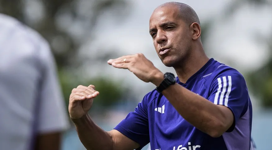 Cruzeiro anuncia demissão de Pepa do cargo de treinador