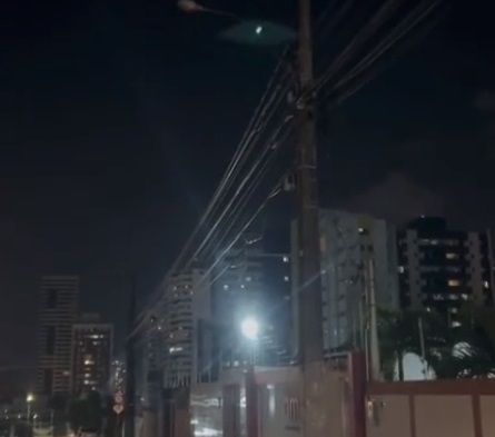 VÍDEO: Escuridão prejudica moradores em rua na zona Sul de Natal com 9 postes apagados