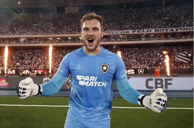 Diniz convoca goleiro do Botafogo para substituir Bento, cortado por lesão