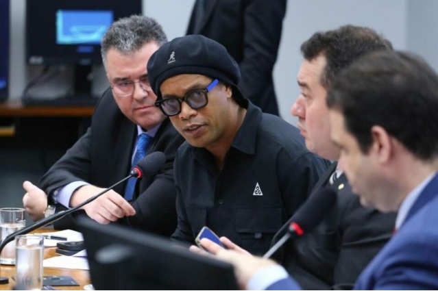Ronaldinho Gaúcho nega a CPI ter sido sócio ou fundador da 18k