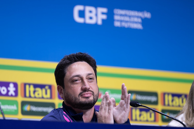 Arthur Elias é anunciado como novo técnico da Seleção Brasileira Feminina